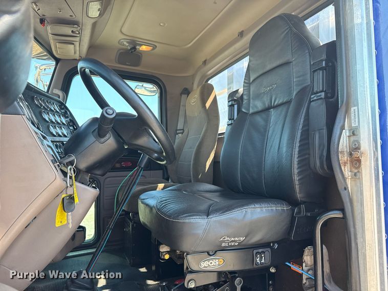 image for item EG6055 2014 Peterbilt 389K glider kit semi truck