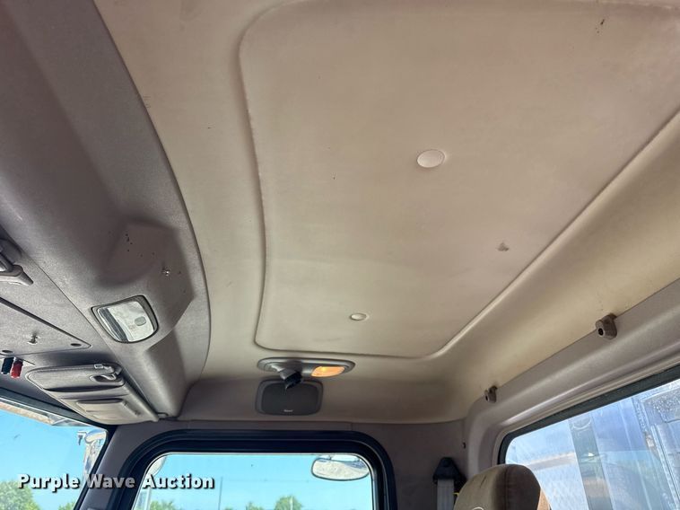 image for item EG6055 2014 Peterbilt 389K glider kit semi truck