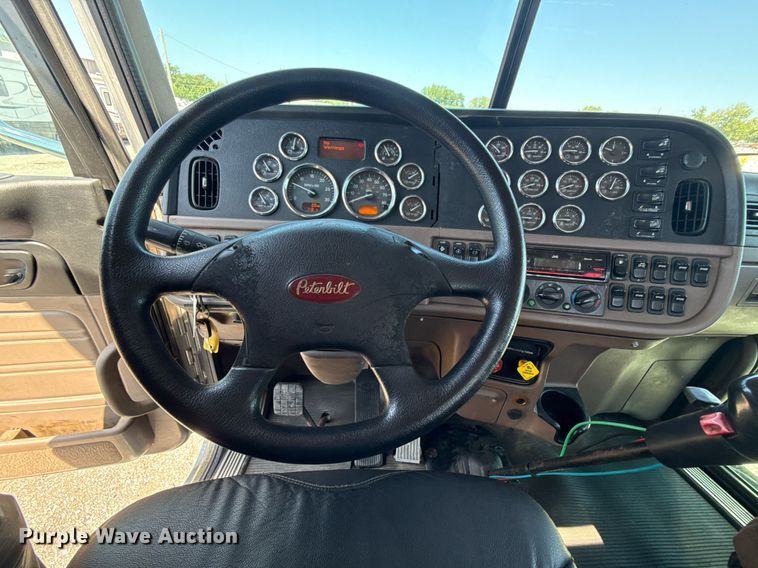 image for item EG6055 2014 Peterbilt 389K glider kit semi truck