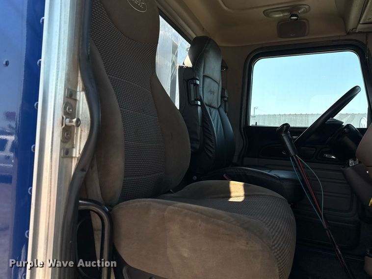 image for item EG6055 2014 Peterbilt 389K glider kit semi truck