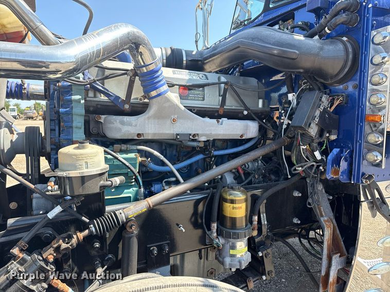 image for item EG6055 2014 Peterbilt 389K glider kit semi truck