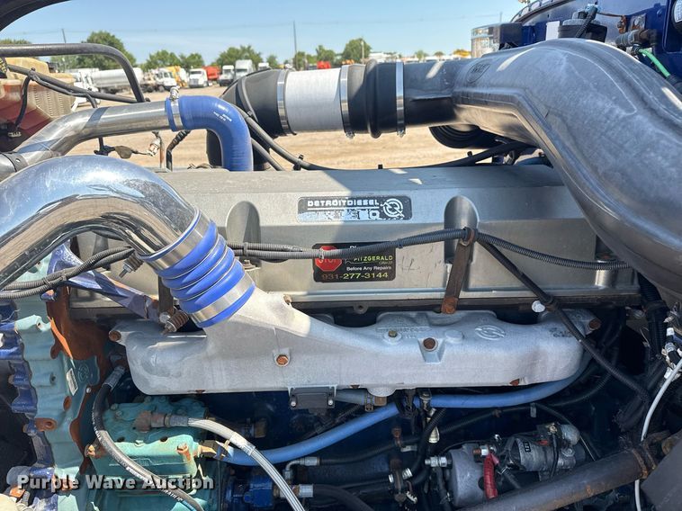 image for item EG6055 2014 Peterbilt 389K glider kit semi truck