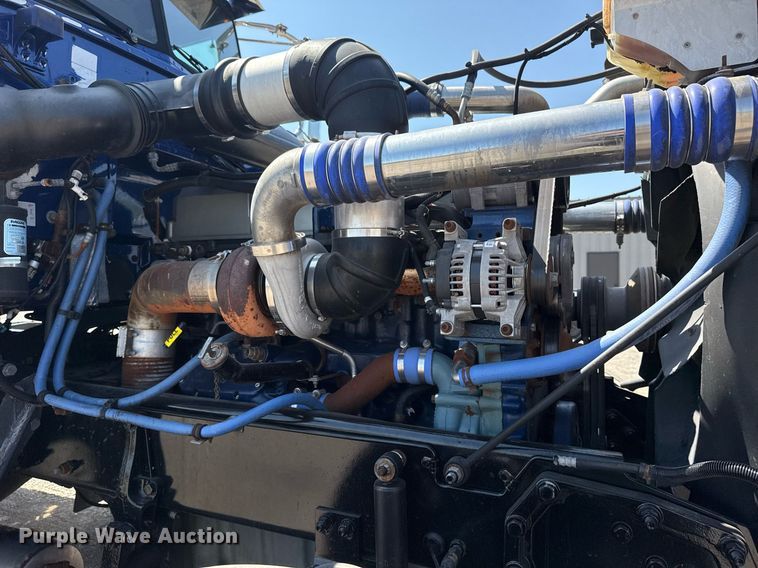 image for item EG6055 2014 Peterbilt 389K glider kit semi truck