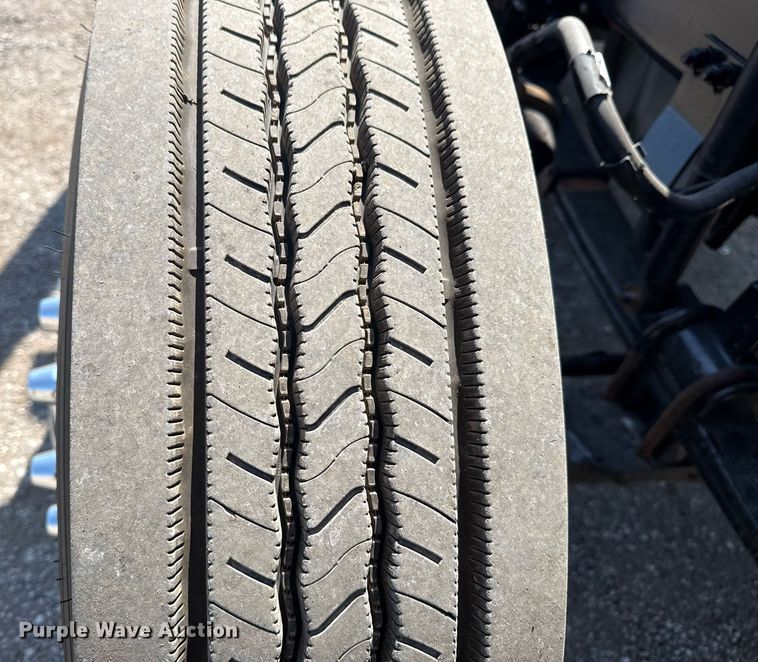 image for item EG6055 2014 Peterbilt 389K glider kit semi truck