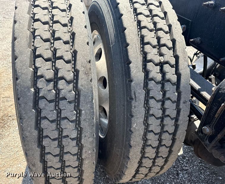 image for item EG6055 2014 Peterbilt 389K glider kit semi truck