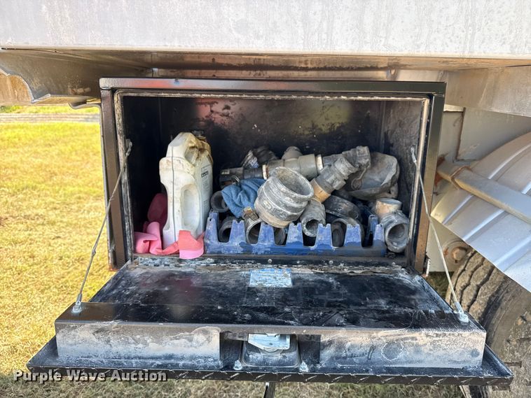 image for item EG6131 2007 Dragon Products vacuum trailer