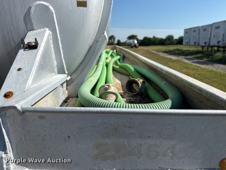 image for item EG6131 2007 Dragon Products vacuum trailer