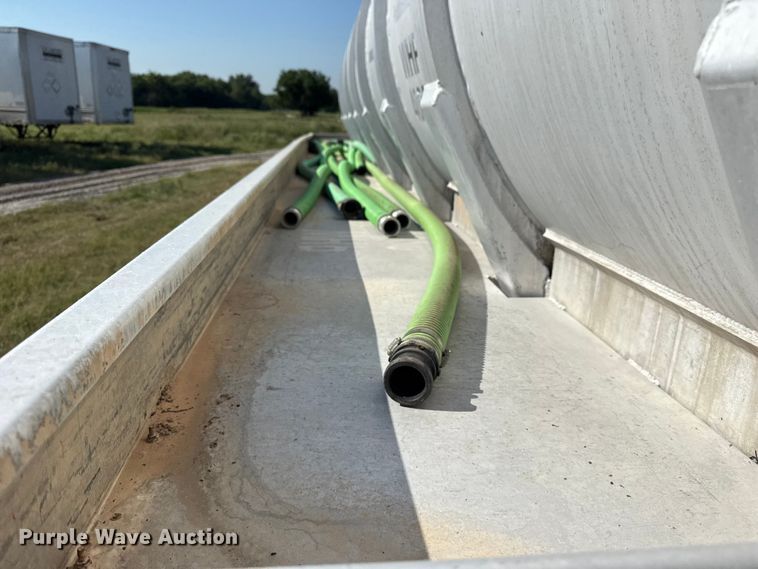 image for item EG6131 2007 Dragon Products vacuum trailer