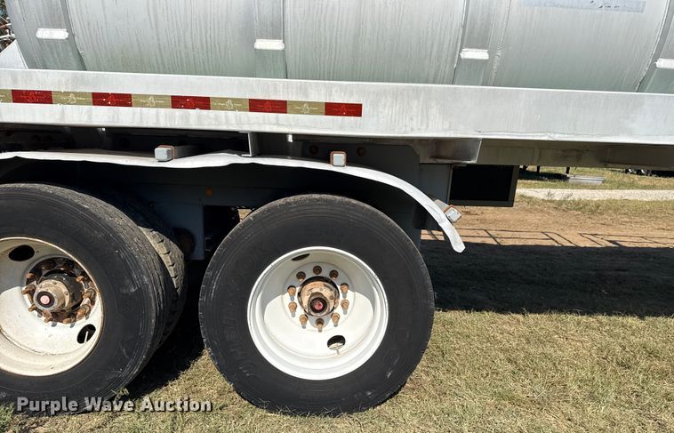 image for item EG6131 2007 Dragon Products vacuum trailer