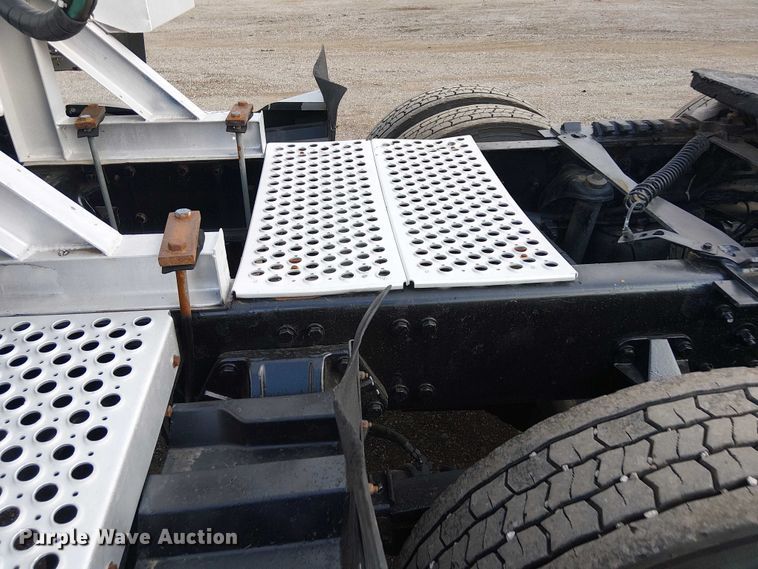 image for item EG8251 2016 Kenworth T680 semi truck