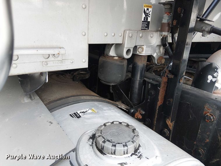 image for item EG8251 2016 Kenworth T680 semi truck