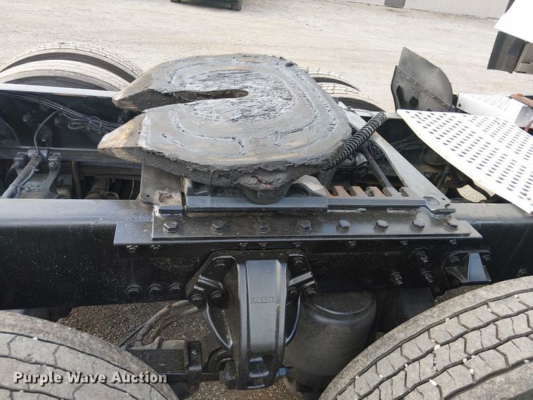 image for item EG8251 2016 Kenworth T680 semi truck