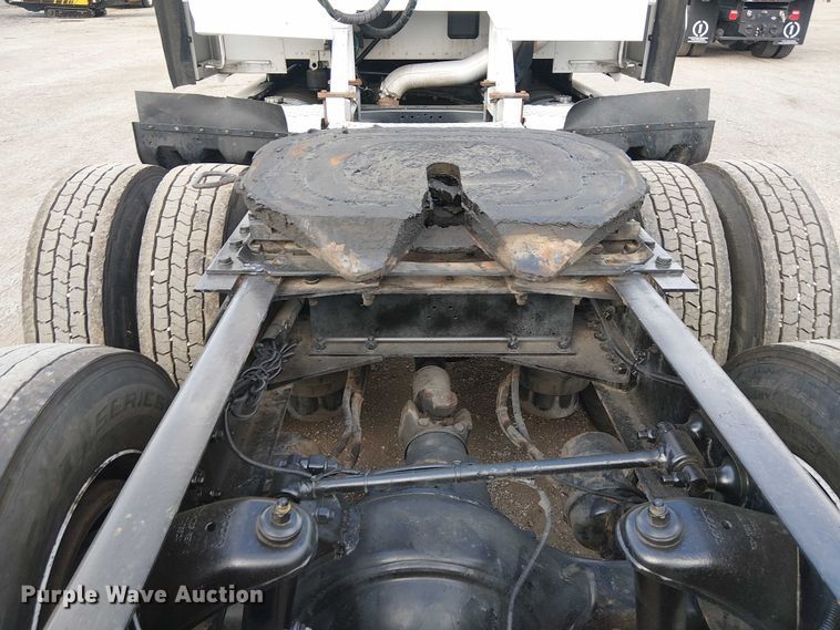 image for item EG8251 2016 Kenworth T680 semi truck