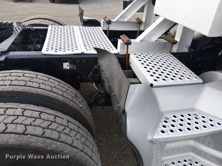 image for item EG8251 2016 Kenworth T680 semi truck