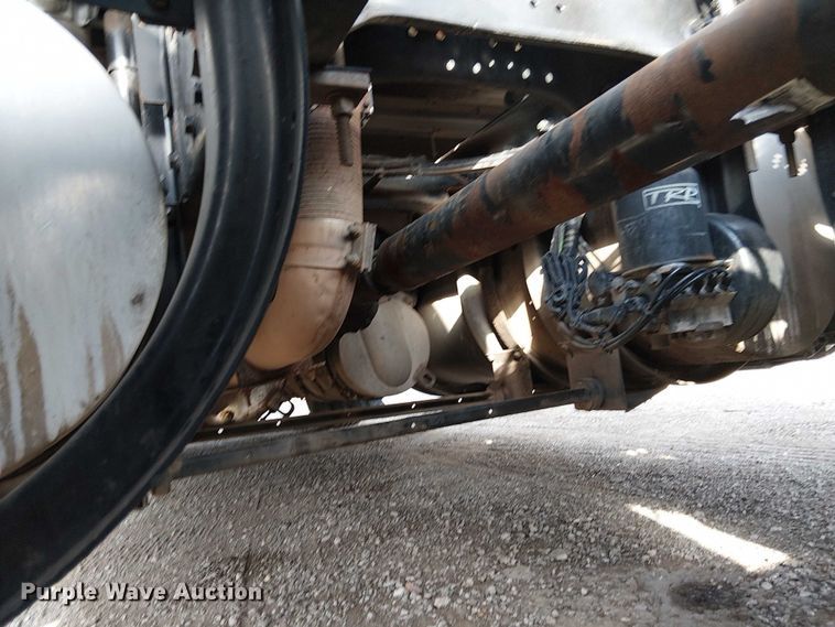 image for item EG8251 2016 Kenworth T680 semi truck