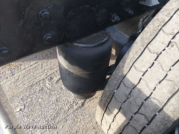 image for item EG8251 2016 Kenworth T680 semi truck