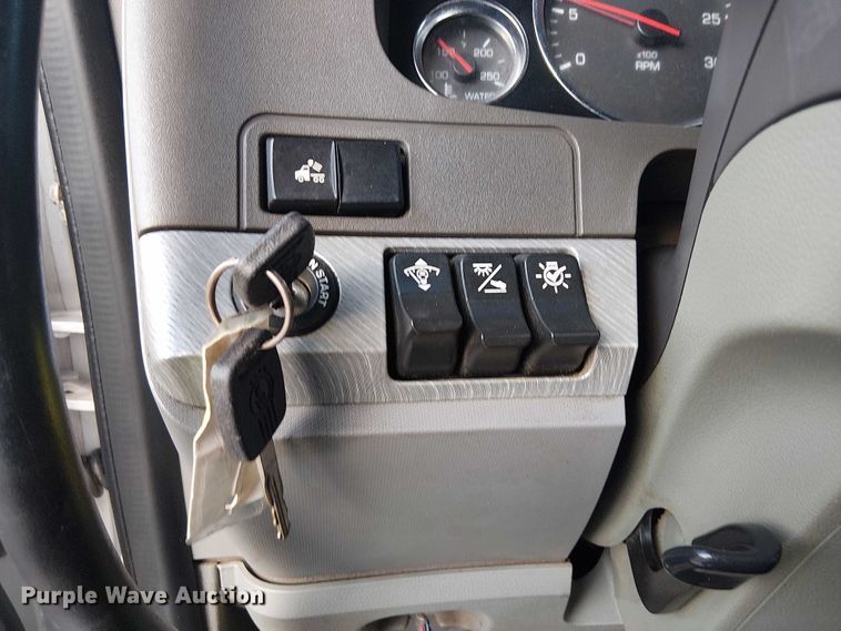 image for item EG8251 2016 Kenworth T680 semi truck