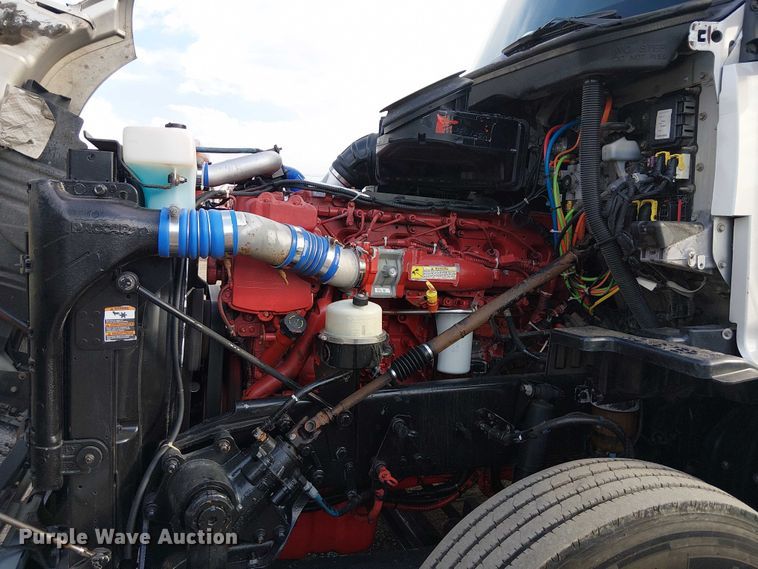 image for item EG8251 2016 Kenworth T680 semi truck