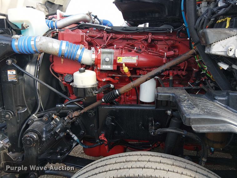 image for item EG8251 2016 Kenworth T680 semi truck