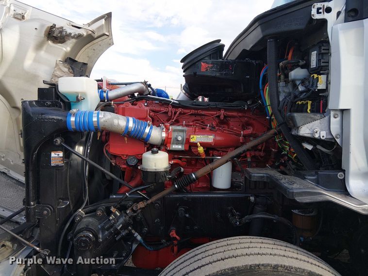 image for item EG8251 2016 Kenworth T680 semi truck