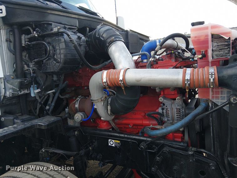 image for item EG8251 2016 Kenworth T680 semi truck