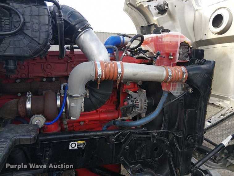 image for item EG8251 2016 Kenworth T680 semi truck