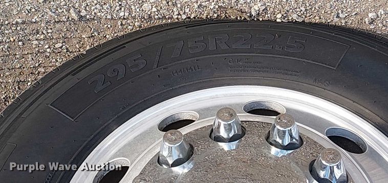 image for item EG8251 2016 Kenworth T680 semi truck