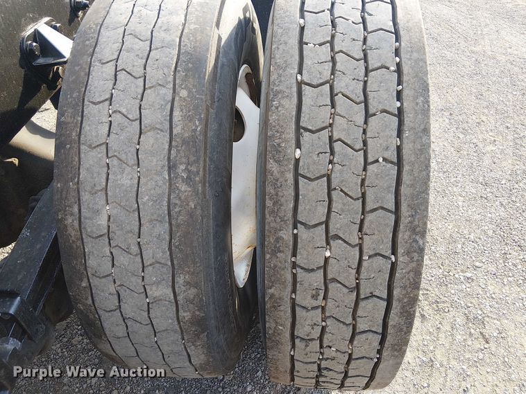 image for item EG8251 2016 Kenworth T680 semi truck