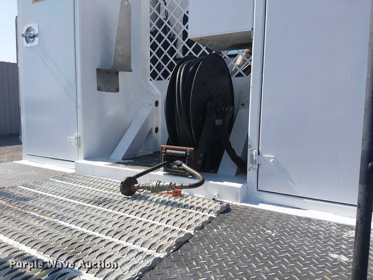 image for item EG8255 2017 Kenworth T800 semi truck