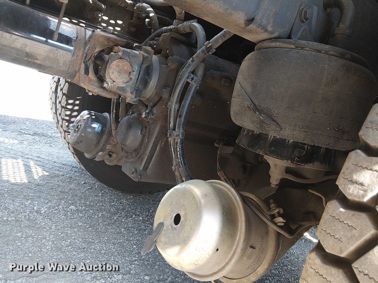 image for item EG8255 2017 Kenworth T800 semi truck