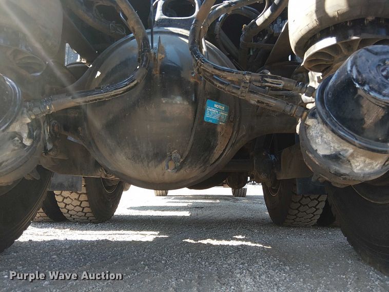 image for item EG8255 2017 Kenworth T800 semi truck