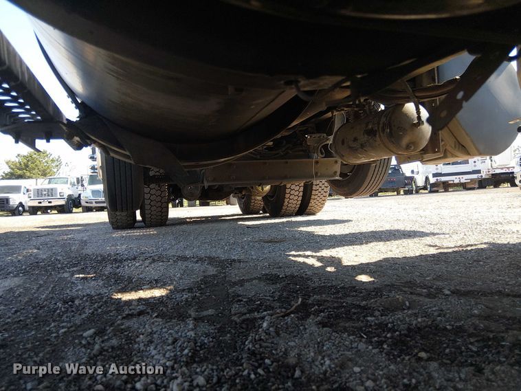 image for item EG8255 2017 Kenworth T800 semi truck