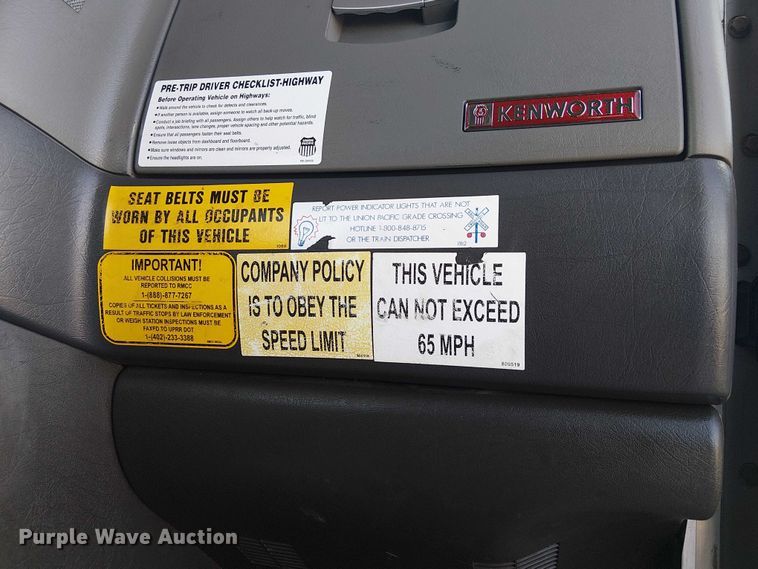 image for item EG8255 2017 Kenworth T800 semi truck