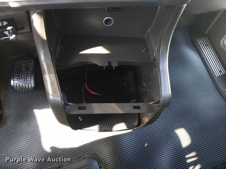 image for item EG8255 2017 Kenworth T800 semi truck