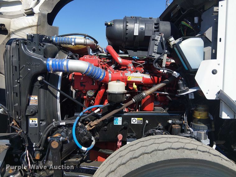 image for item EG8255 2017 Kenworth T800 semi truck