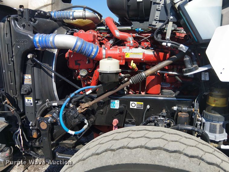 image for item EG8255 2017 Kenworth T800 semi truck