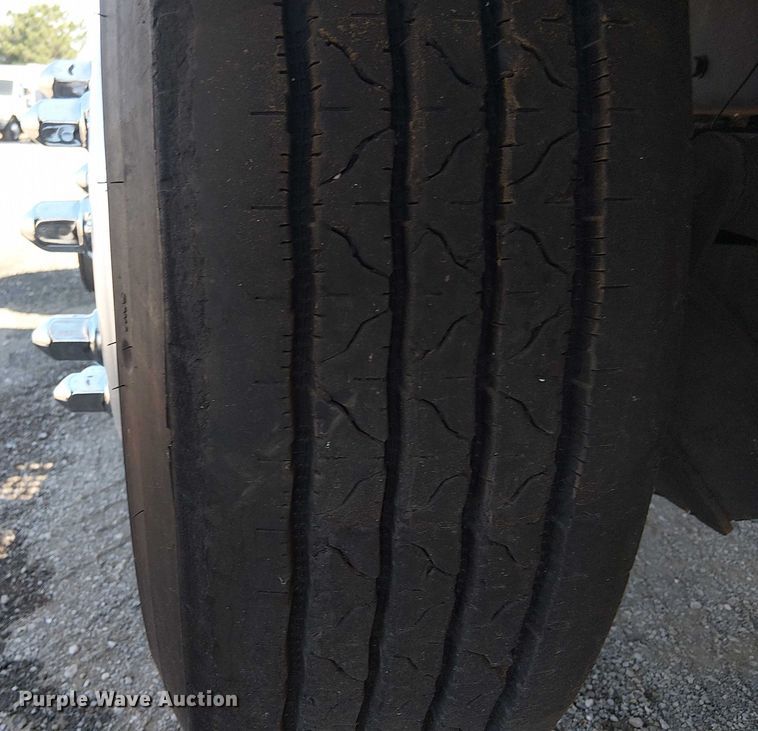 image for item EG8255 2017 Kenworth T800 semi truck