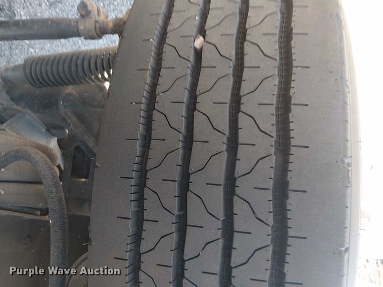 image for item EG8255 2017 Kenworth T800 semi truck