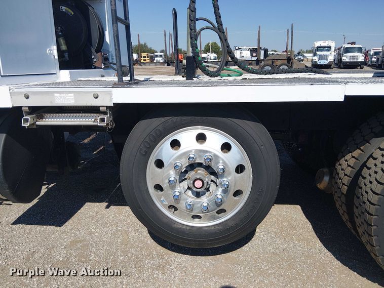 image for item EG8255 2017 Kenworth T800 semi truck