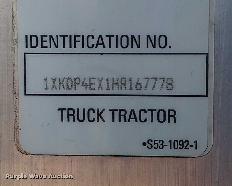 image for item EG8255 2017 Kenworth T800 semi truck