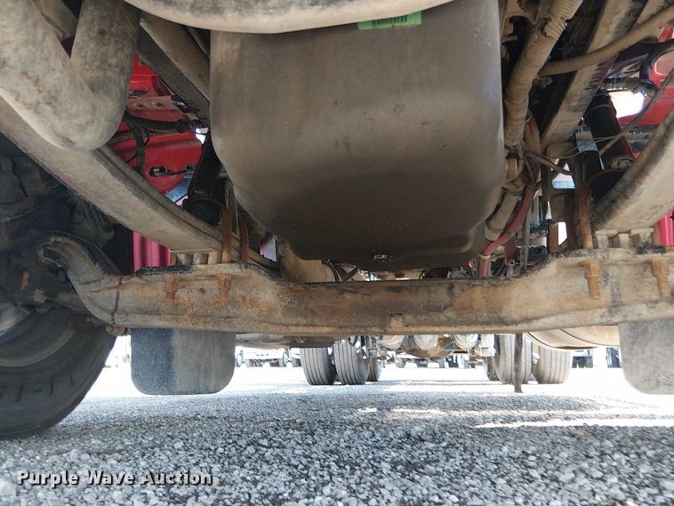 image for item EG8256 2012 Peterbilt 384 semi truck