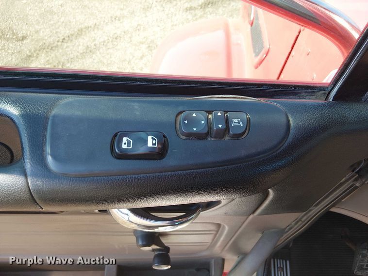 image for item EG8256 2012 Peterbilt 384 semi truck