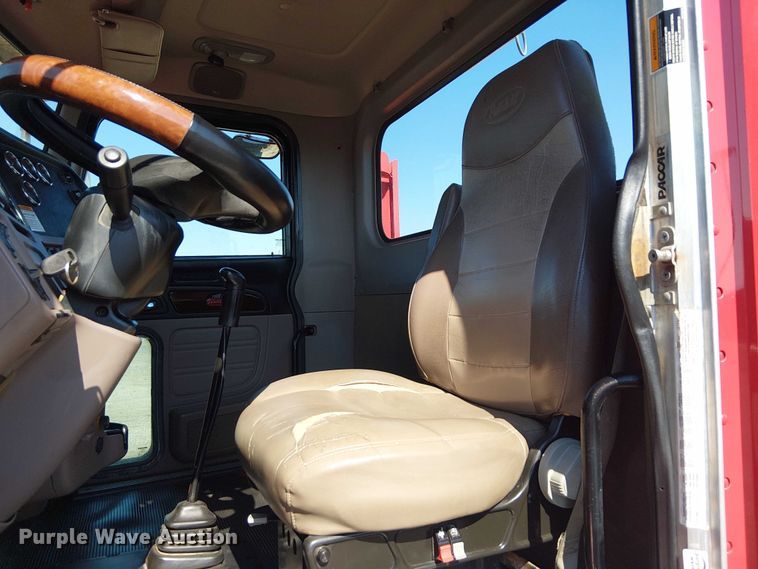 image for item EG8256 2012 Peterbilt 384 semi truck