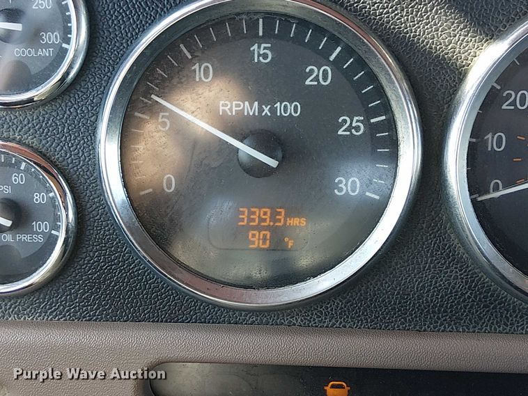 image for item EG8256 2012 Peterbilt 384 semi truck