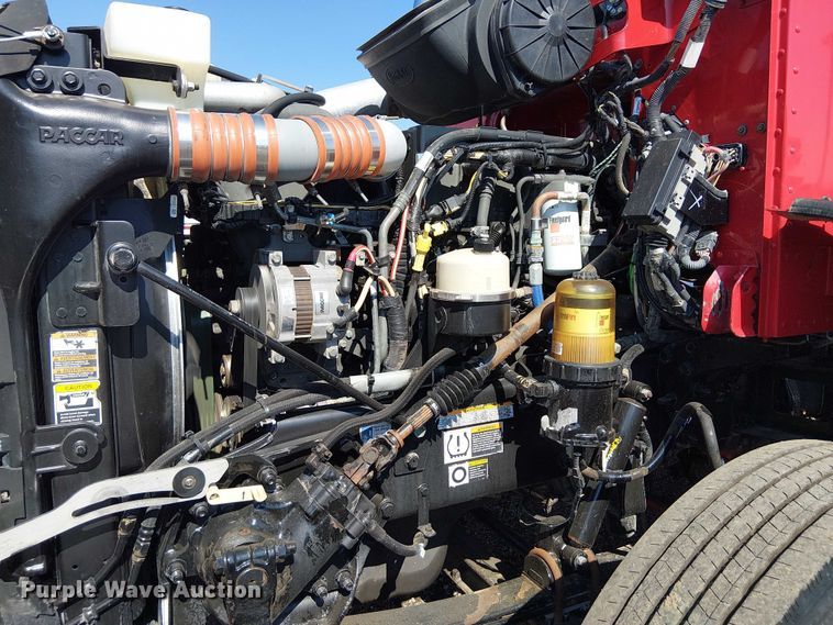 image for item EG8256 2012 Peterbilt 384 semi truck