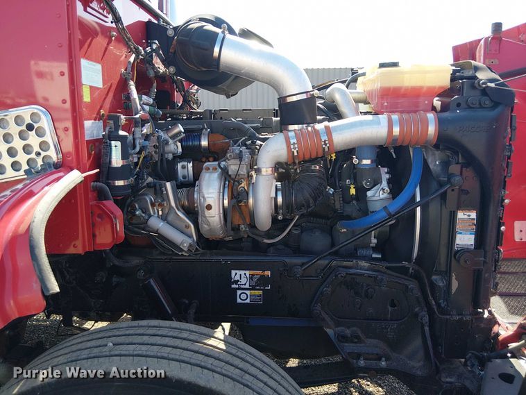 image for item EG8256 2012 Peterbilt 384 semi truck