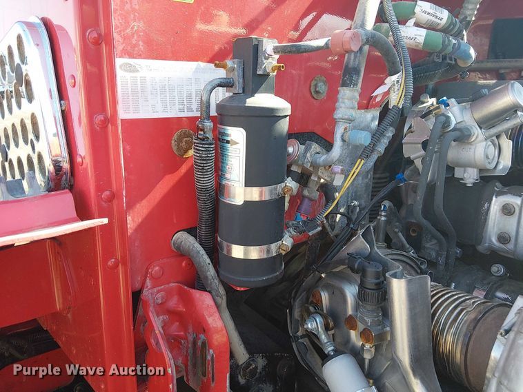 image for item EG8256 2012 Peterbilt 384 semi truck