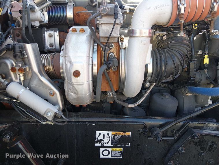 image for item EG8256 2012 Peterbilt 384 semi truck