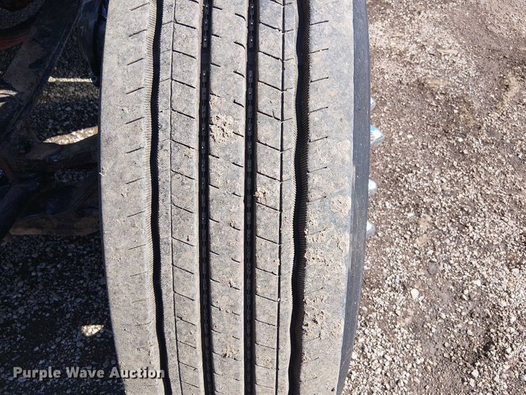 image for item EG8256 2012 Peterbilt 384 semi truck