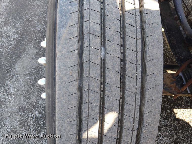 image for item EG8256 2012 Peterbilt 384 semi truck